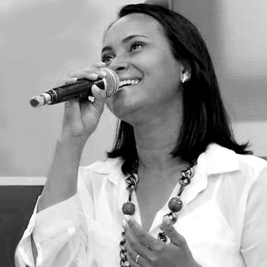 Chélly Medeiros Acesse o Facebook Pessoal